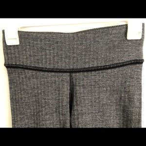 Lululemon Herringbone Wunder Under Blk/Hblk Size 4